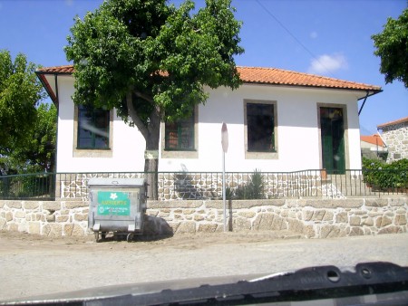 Jardim de Infância / Sede de Junta - Vista frente